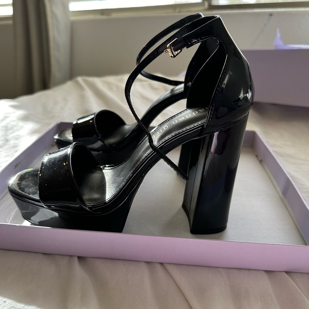 Madden Girl omega black patent block heel sandal size 7